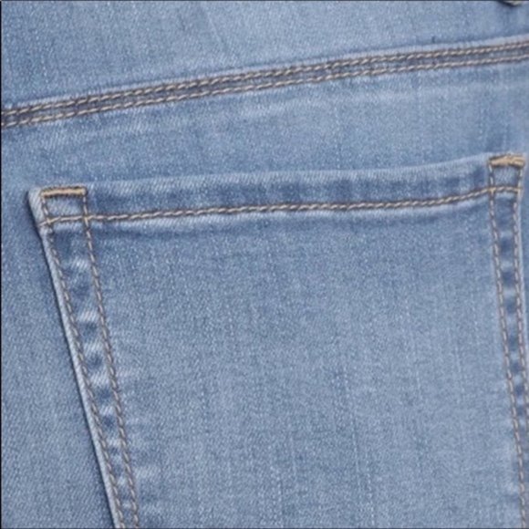 Skinny Moto Jean Mid-Rise/Light Wash: 25/ 3 Junior - Picture 2 of 6